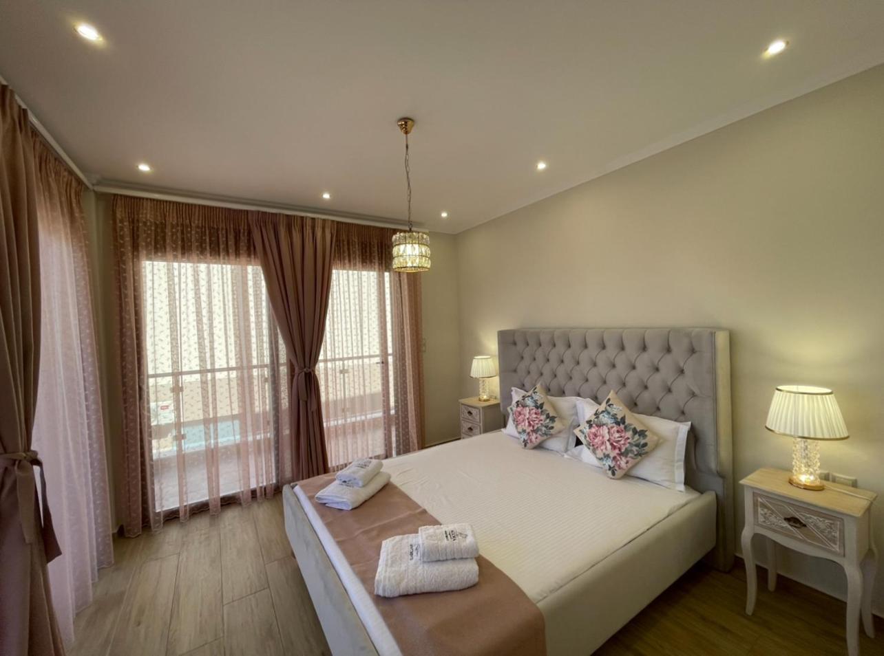 Agora Luxury Villa I Loutraki  Bagian luar foto