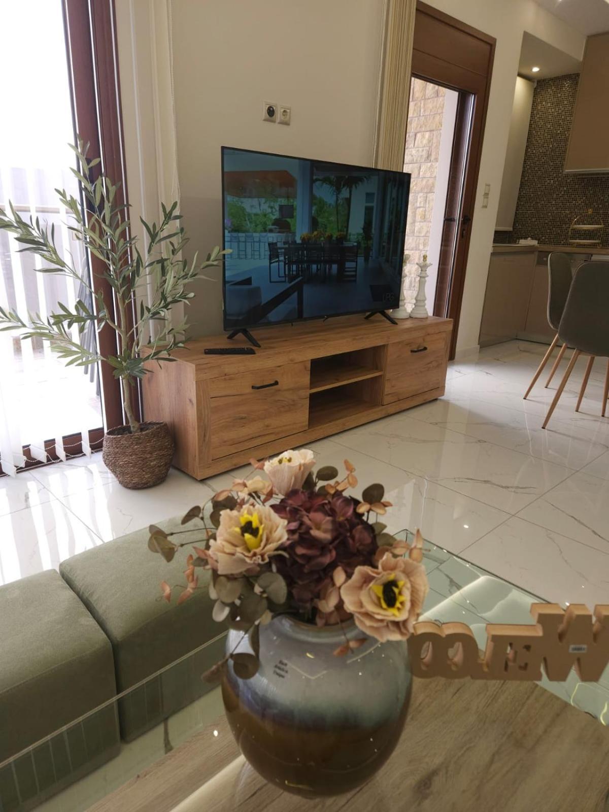 Agora Luxury Villa I Loutraki  Bagian luar foto